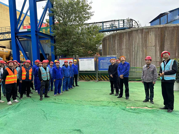 陜西鋅業(yè)制液車間浸出凈化工序消除安全隱患技術(shù)升級改造項目（二期）主體結(jié)構(gòu)順利封頂！